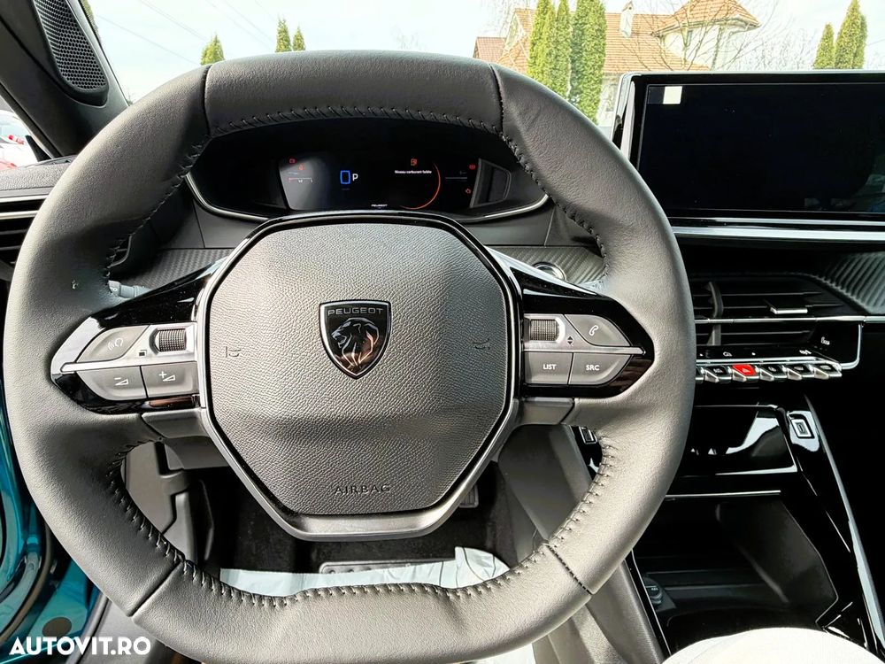 Peugeot 2008 1.2L e-DCS6 MHEV Allure - 8