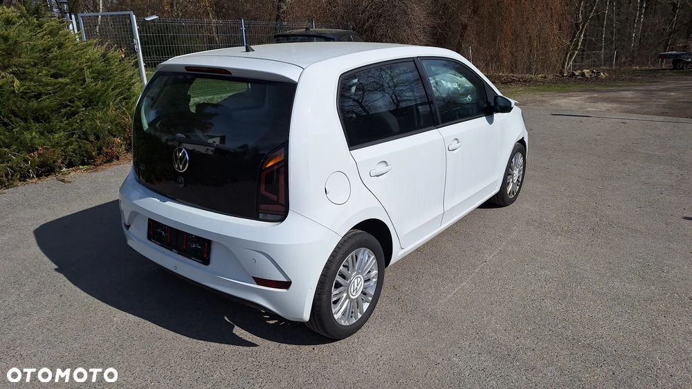 Volkswagen up! Active - 8