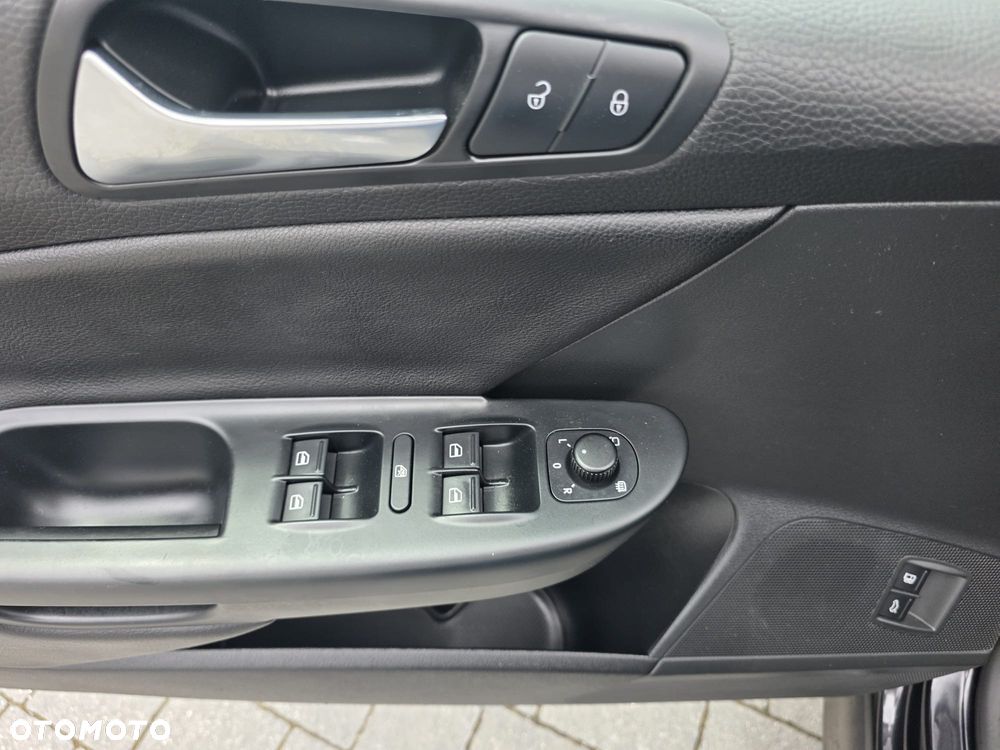 Volkswagen Passat - 22