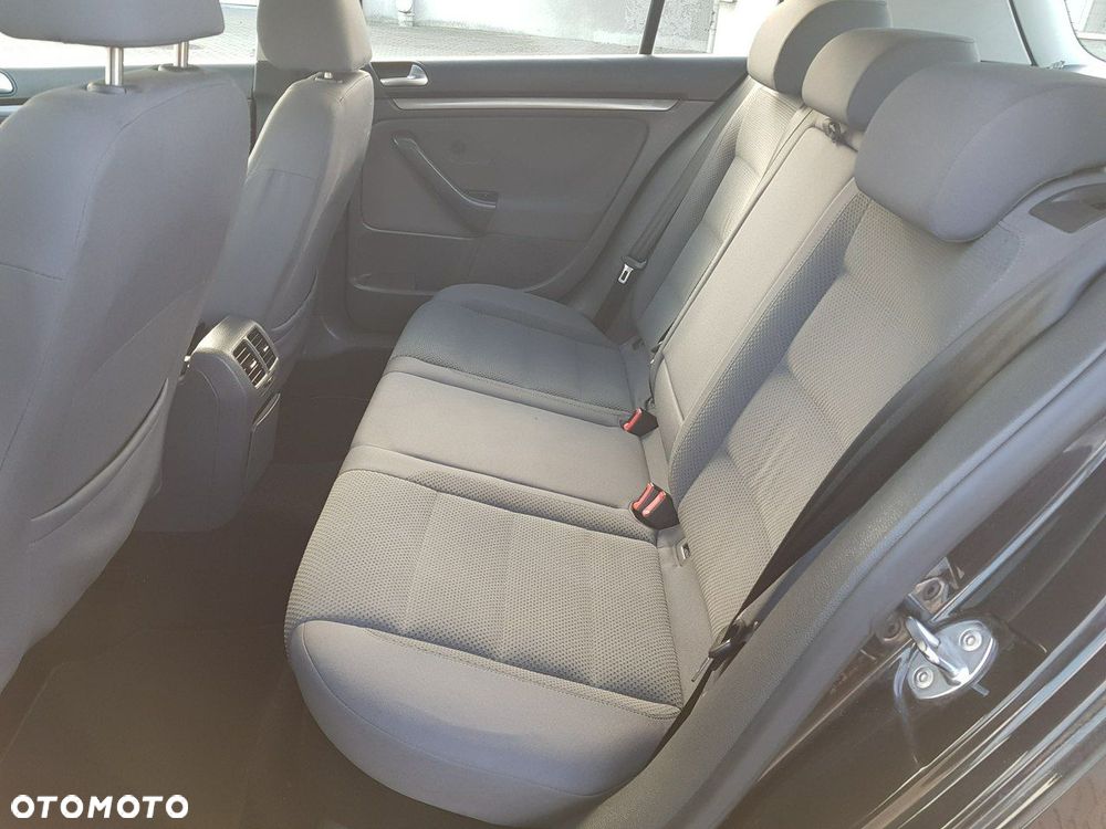 Volkswagen Golf 1.6 Comfortline - 11