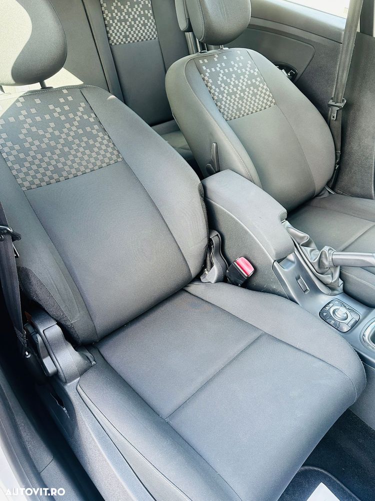 Renault Megane 1.5 dCi Authentique - 16