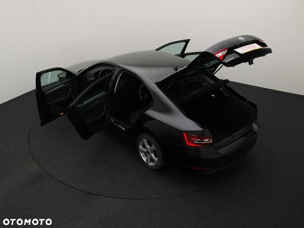 Skoda Superb 2.0 TDI Style DSG - 13