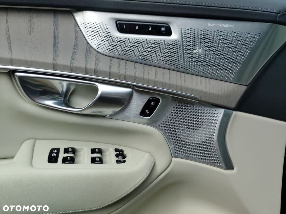 Volvo XC 90 - 22