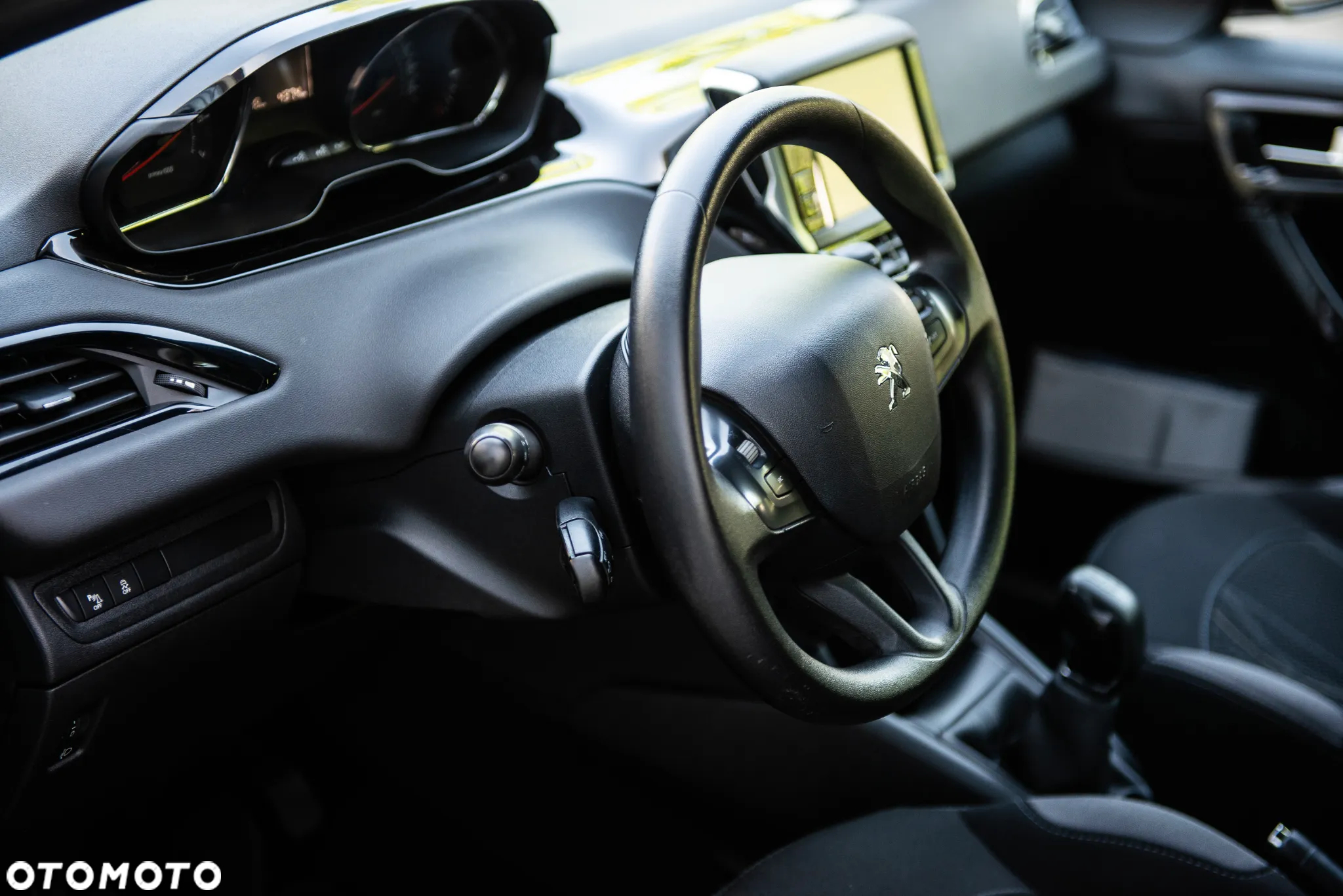 Peugeot 208 1.2 PureTech Allure - 16