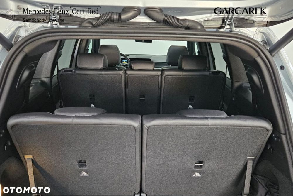 Mercedes-Benz GLB - 16