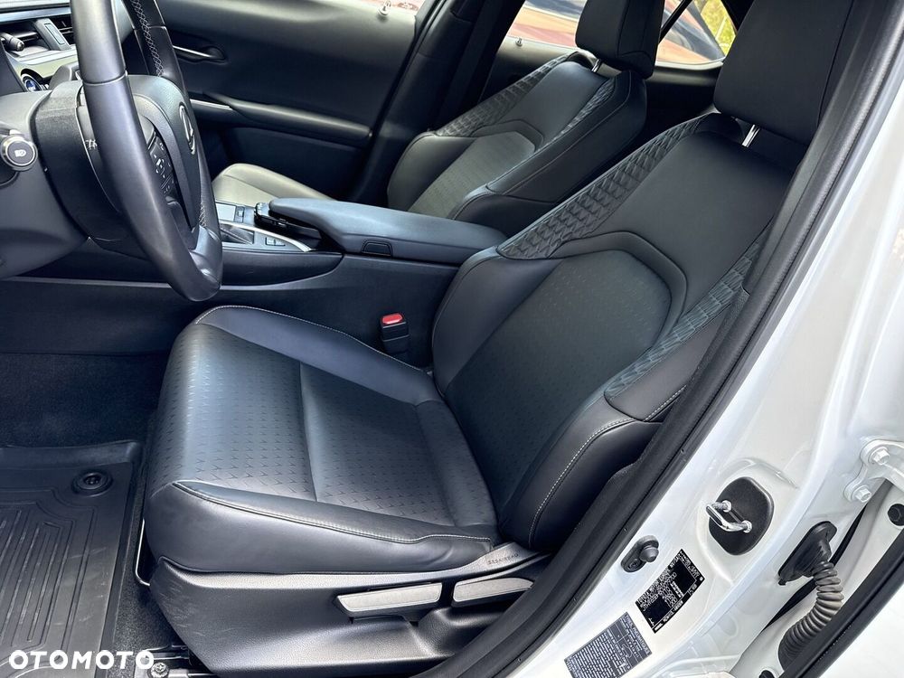 Lexus UX 250h GPF F Impression 2WD - 15
