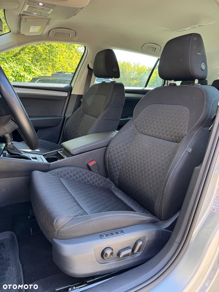 Skoda Superb 2.0 TDI SCR Ambition DSG - 8