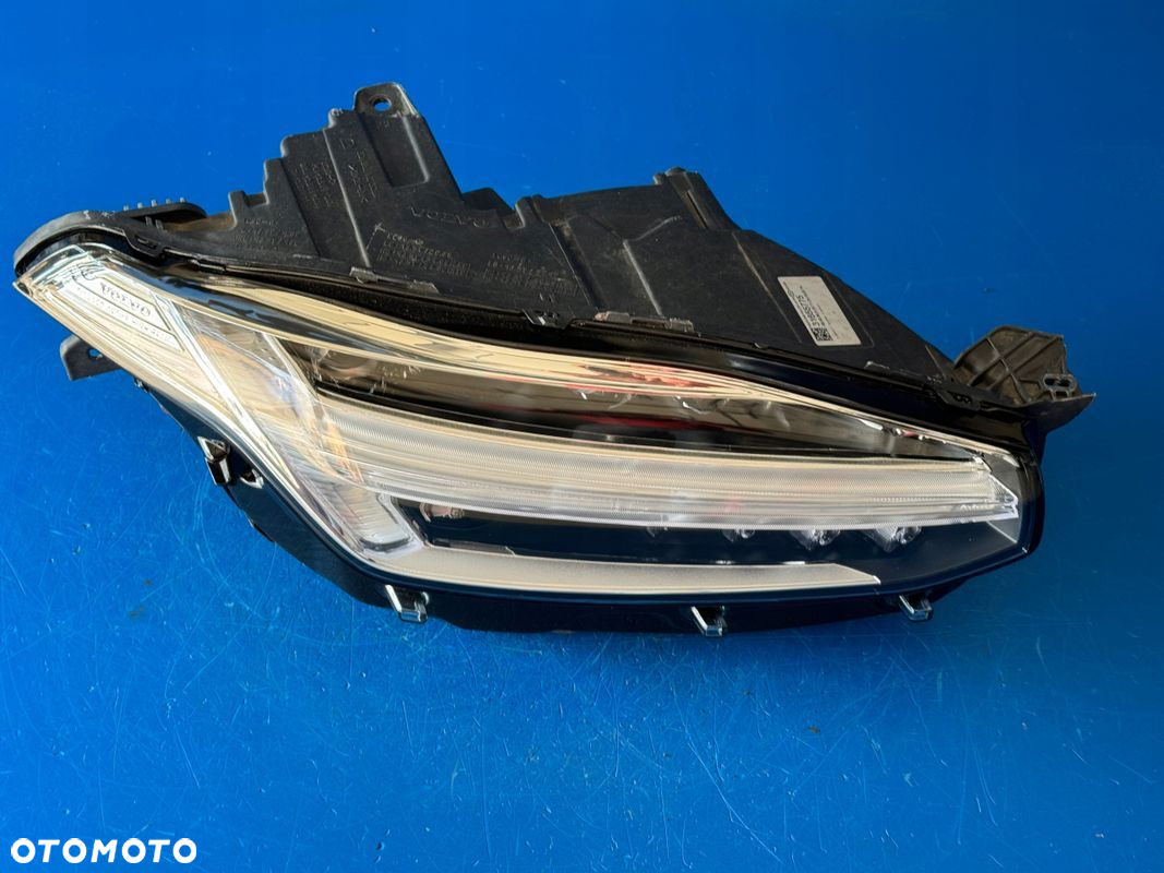 PRAWY FULL LED VOLVO XC90 LIFT HIGH BDB EUROPA - 2