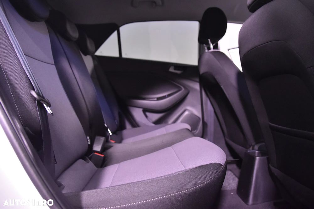 Hyundai i20 - 12