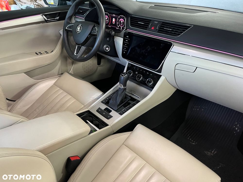 Skoda Superb 2.0 TDI SCR 4x4 L&K DSG - 21