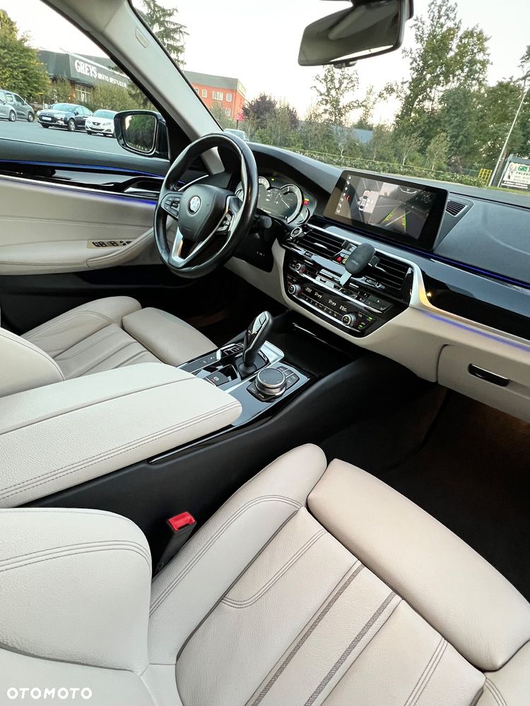 BMW Seria 5 520d xDrive - 26