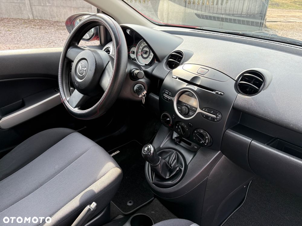 Mazda 2 - 25