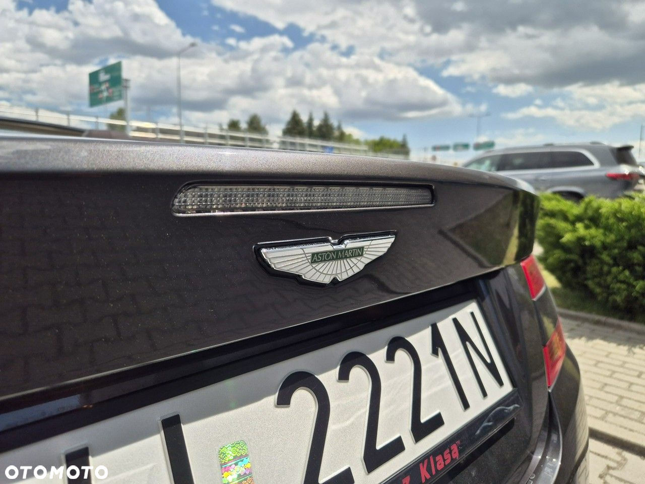Aston Martin DB9 - 15