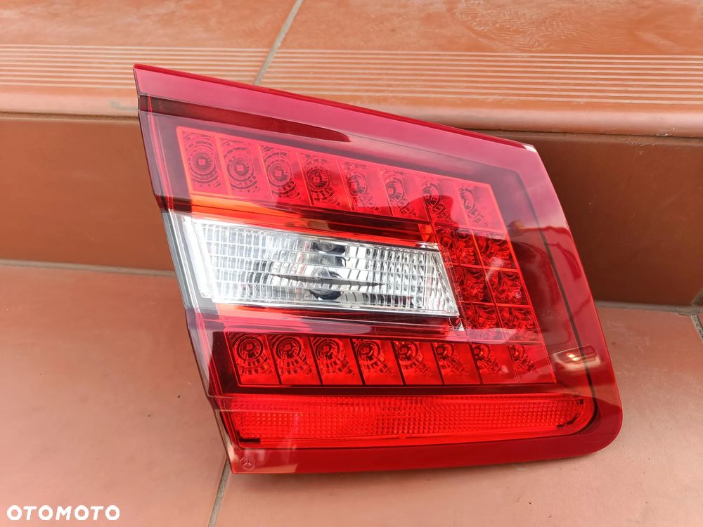 MERCEDES W212 KOMBI LAMPA W KLAPĘ LEWA PRAWA TYLNA - 9