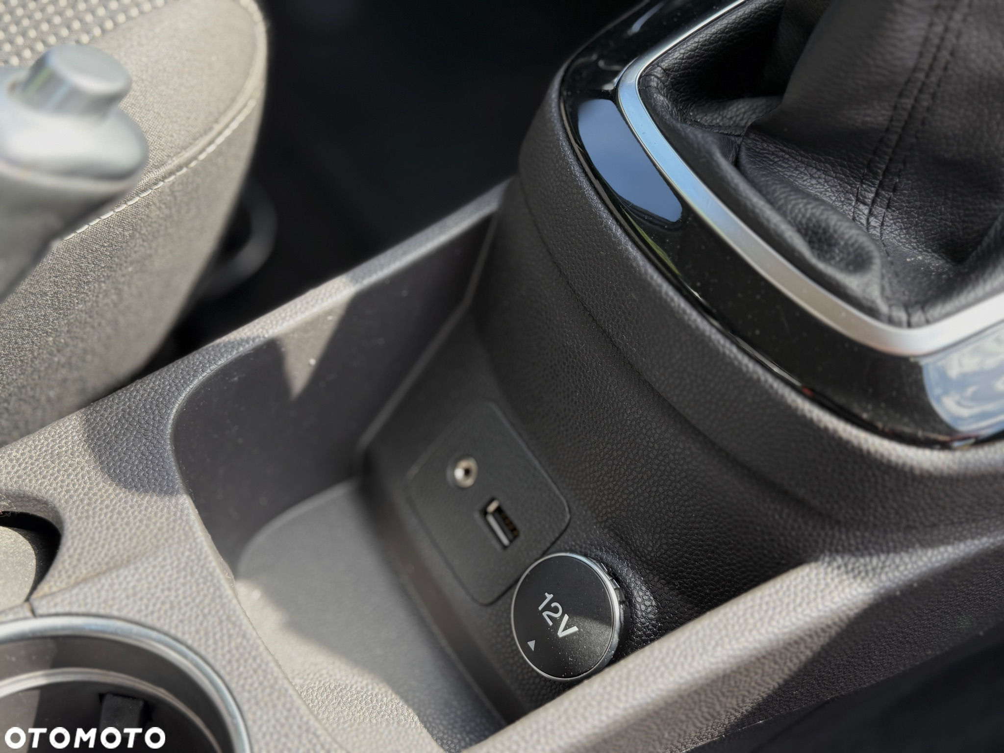 Ford Fiesta 1.0 EcoBoost S&S TITANIUM - 23