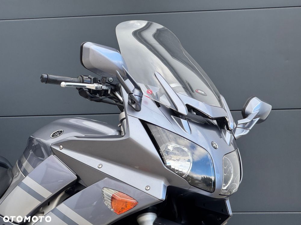 Yamaha FJR - 2