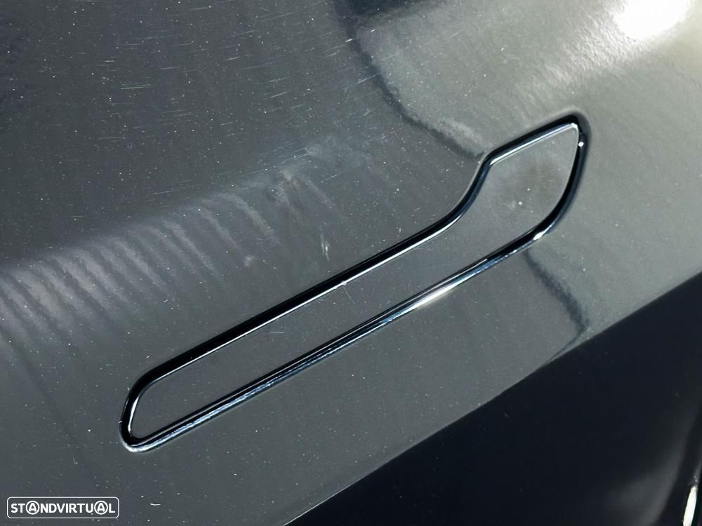Tesla Model Y Long Range Dual Motor AWD - 19