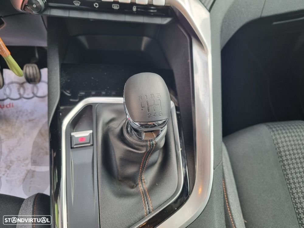 Peugeot 3008 PureTech 130 Stop & Start GPF Active - 23