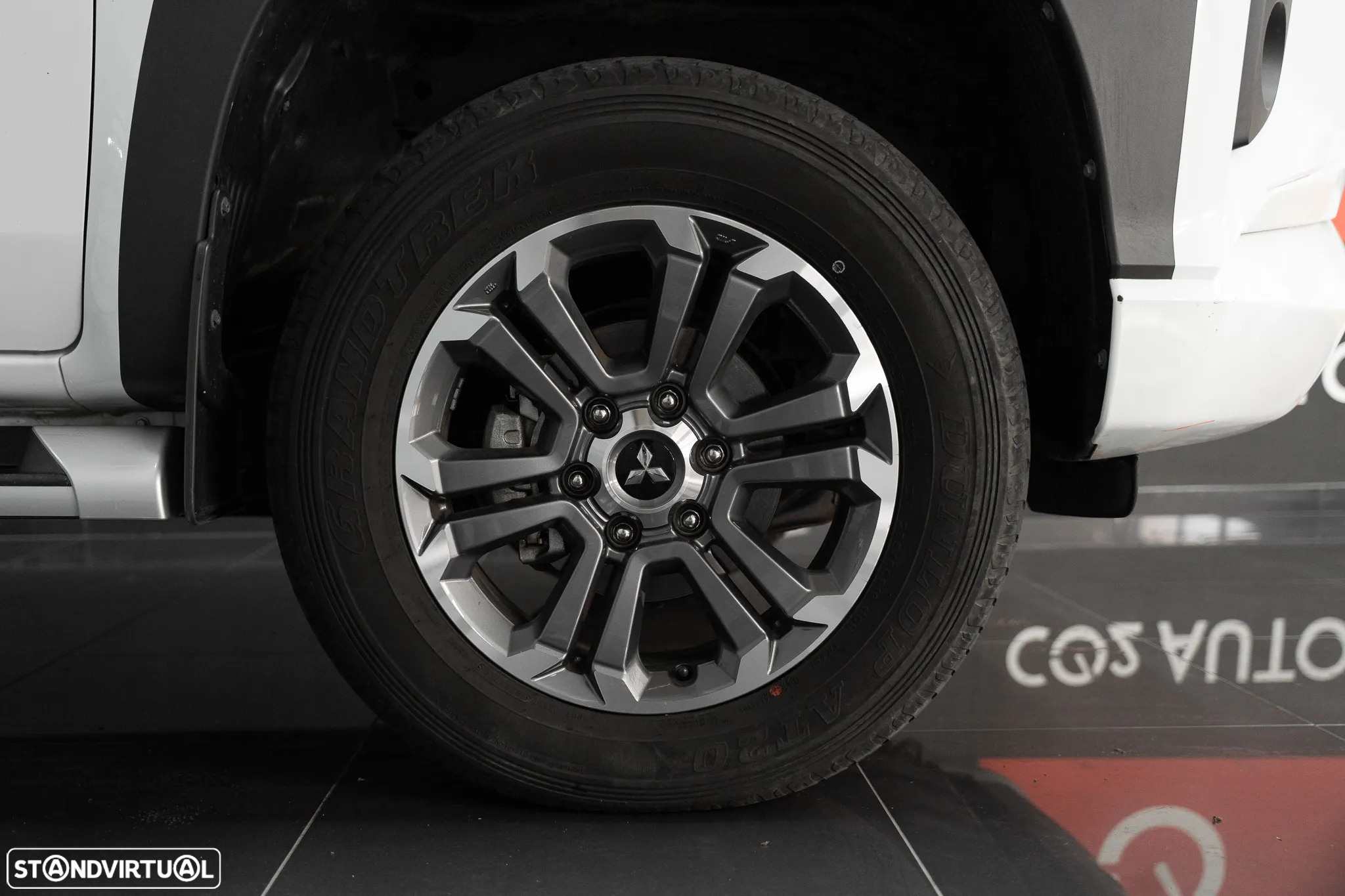 Mitsubishi L200 2.3 DI-D Club Invite 4WD - 5