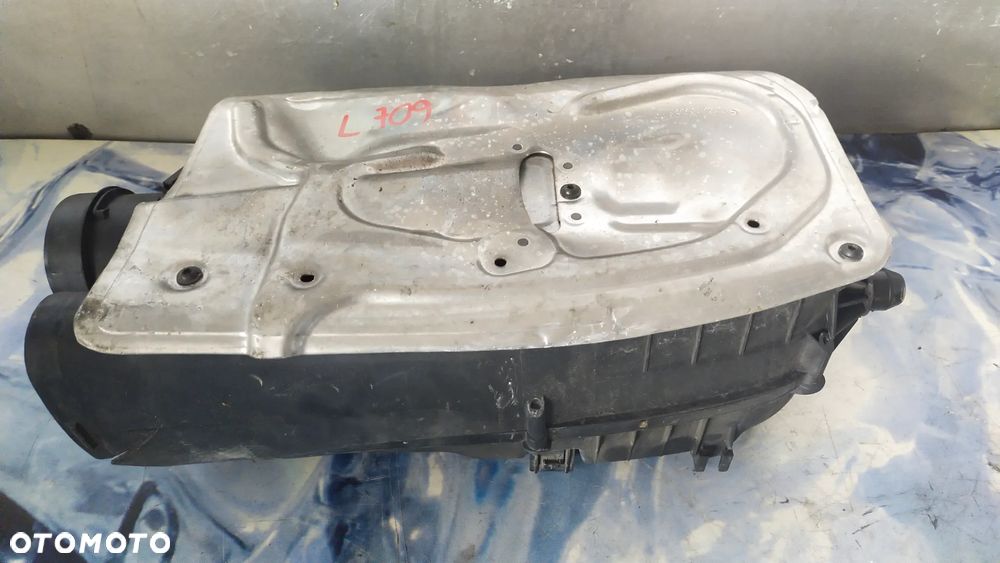 OBUDOWA FILTRA POWIETRZA A6510901101 Mercedes - 1