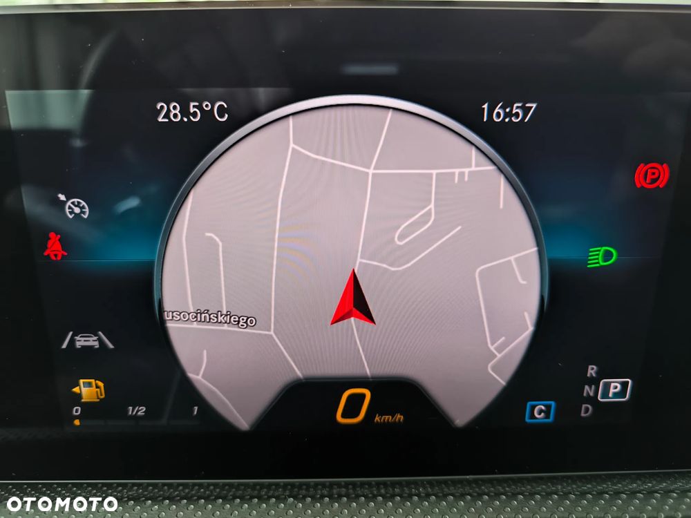 Mercedes-Benz Klasa A 200 AMG Line 7G-DCT - 35