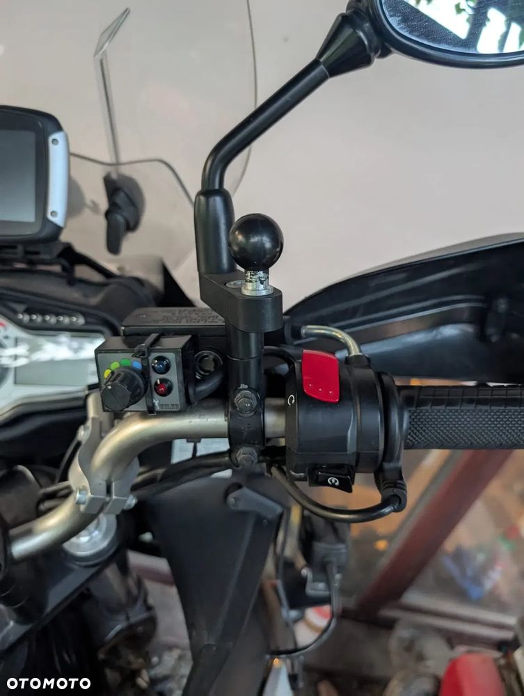 Suzuki V-STROM - 8