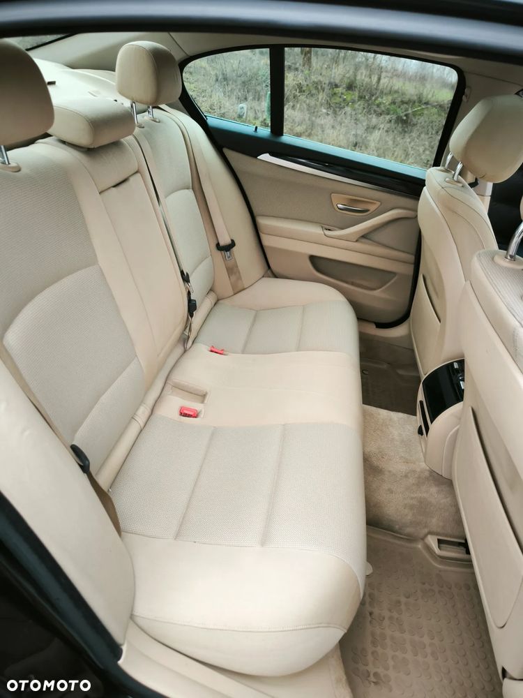 BMW Seria 5 518d - 13