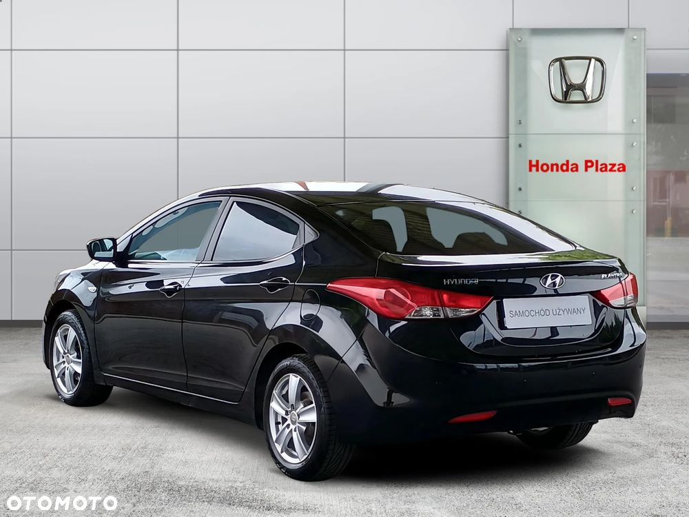 Hyundai Elantra 1.6 Comfort - 4