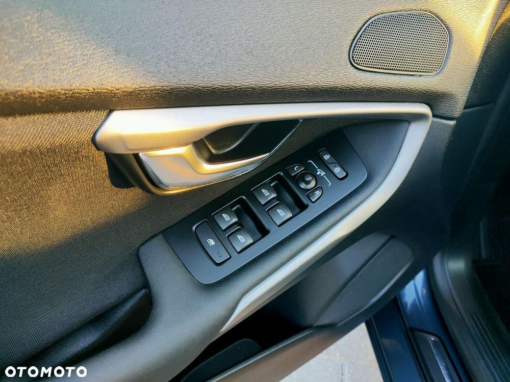 Volvo V40 D2 Drive-E SCR Momentum - 10