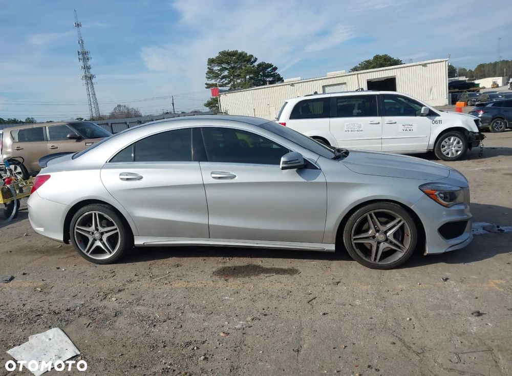 Mercedes-Benz CLA 250 4-Matic - 8