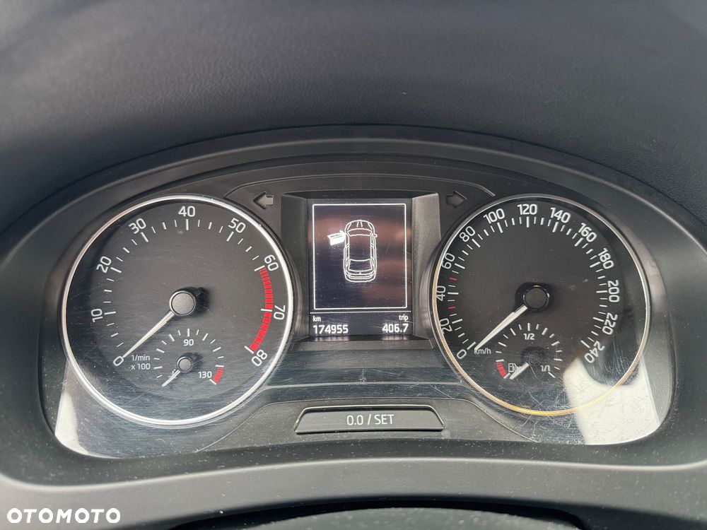 Skoda RAPID Spb 1.2 TSI Active - 10