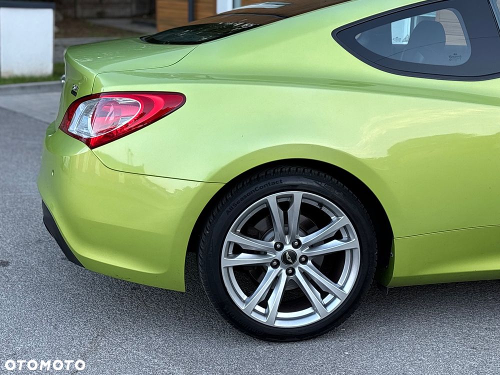 Hyundai Genesis Coupe 2.0 T - 8