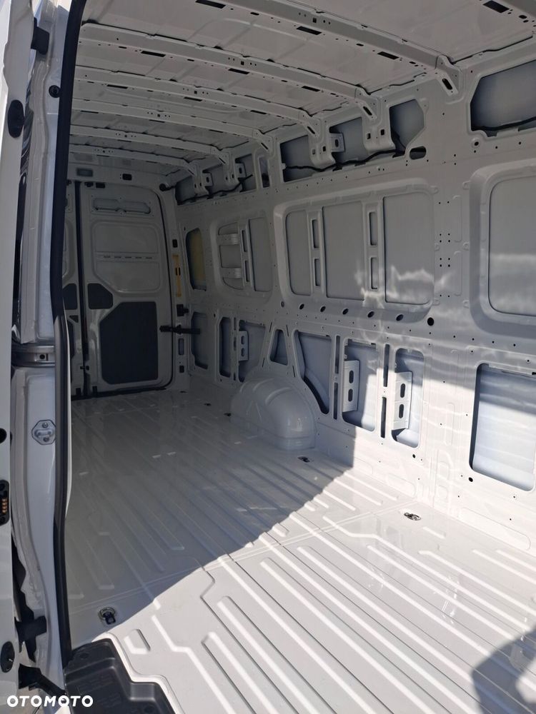 Volkswagen Crafter - 10