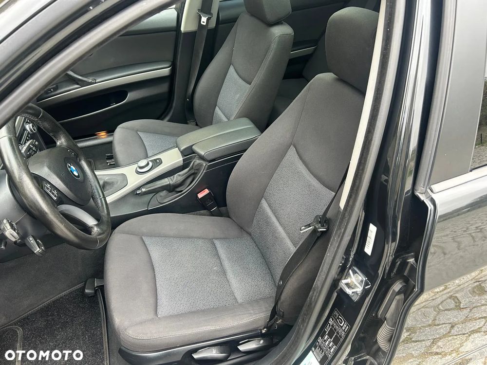 BMW Seria 3 318d - 15