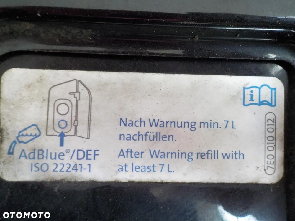 VW T6 KLAPKA WLEWU PALIWA BLACHA ZAŚLEPKA WLEW - 4