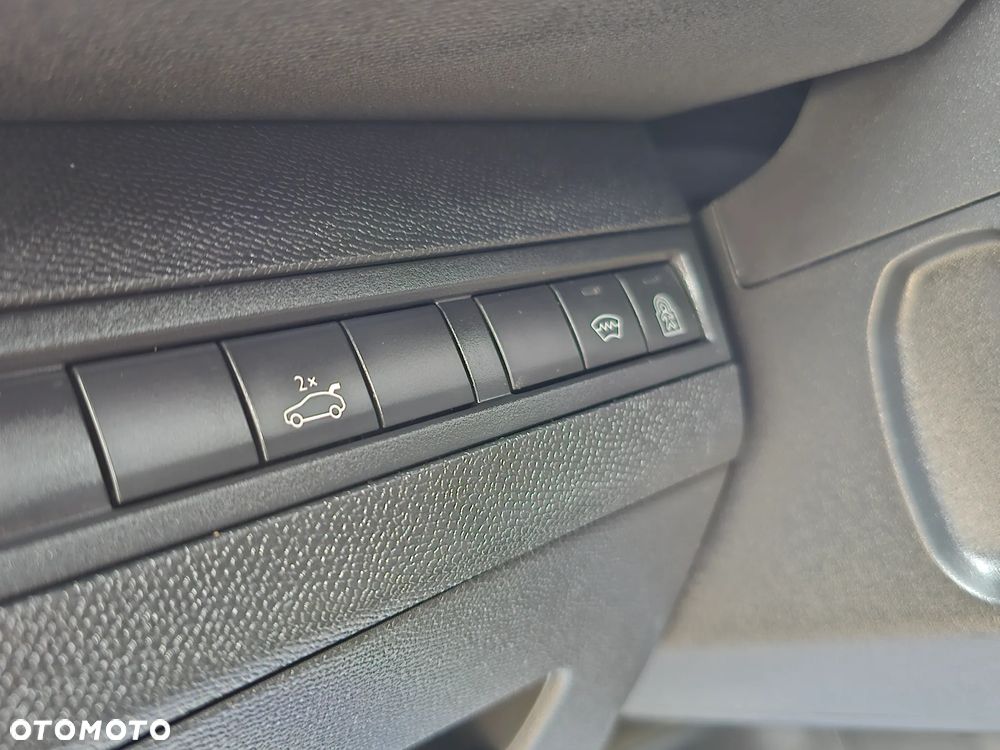 Peugeot 5008 - 24