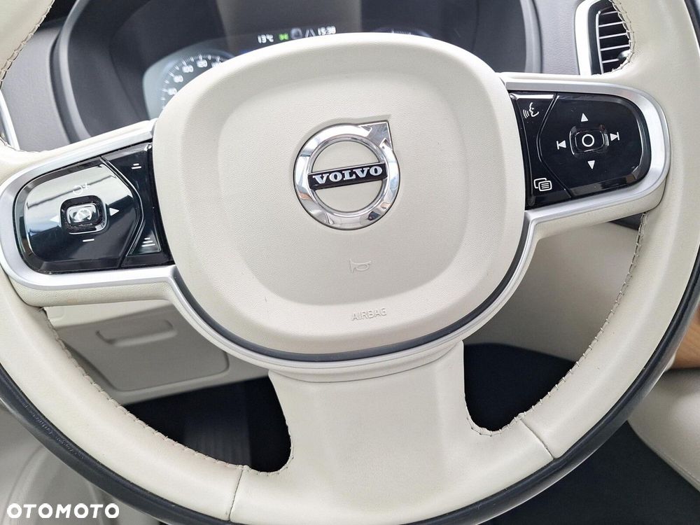 Volvo XC 90 - 20