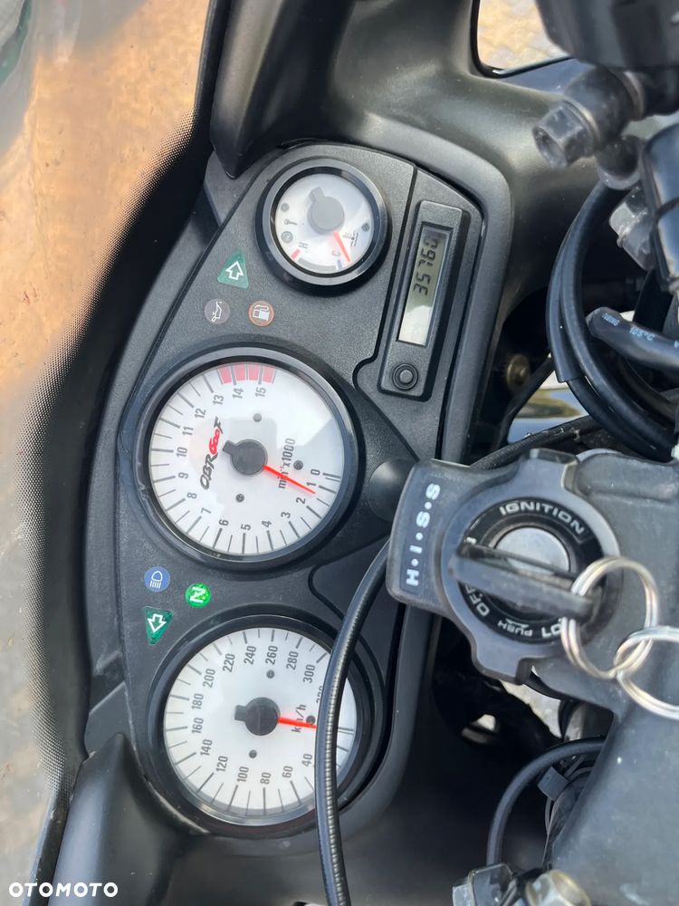 Honda CBR - 9
