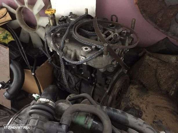 Motor + caixa de velocidades Chrysler Voyager 2.5 crd - 2