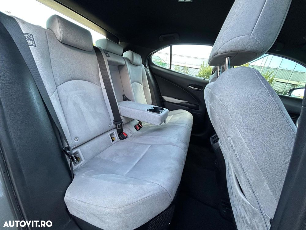 Lexus UX 250h 2.0L HEV 20H- (178 HP) 4X4 CVT Executive - 16