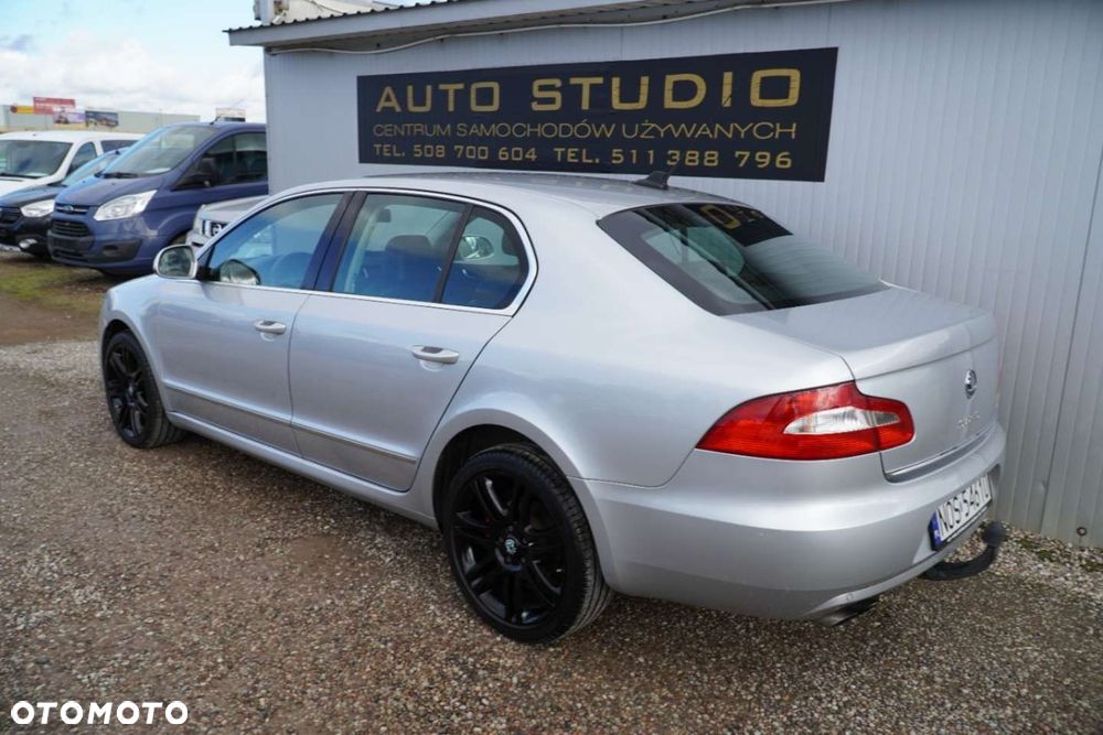 Skoda Superb 2.0 TDI DSG Exclusive - 25