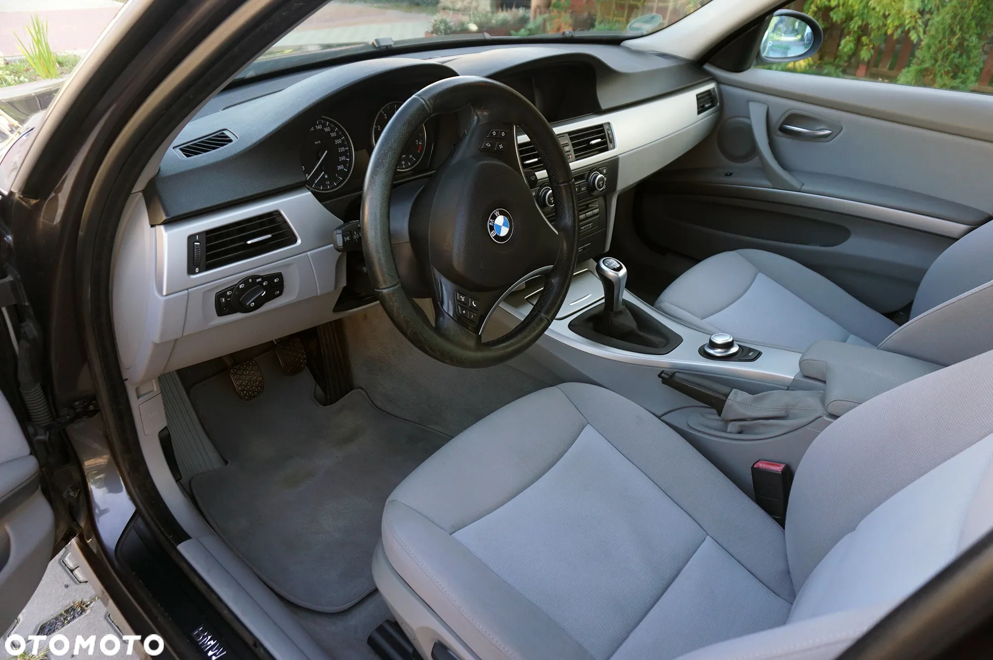 BMW Seria 3 320i Touring - 10