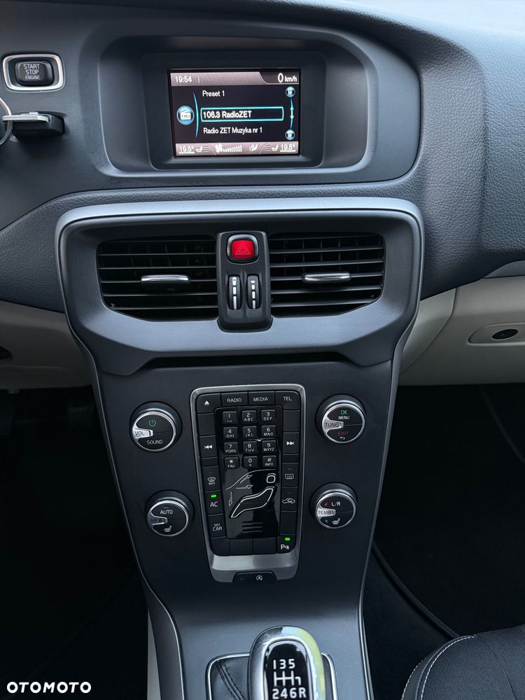 Volvo V40 D3 Drive-E Momentum - 8