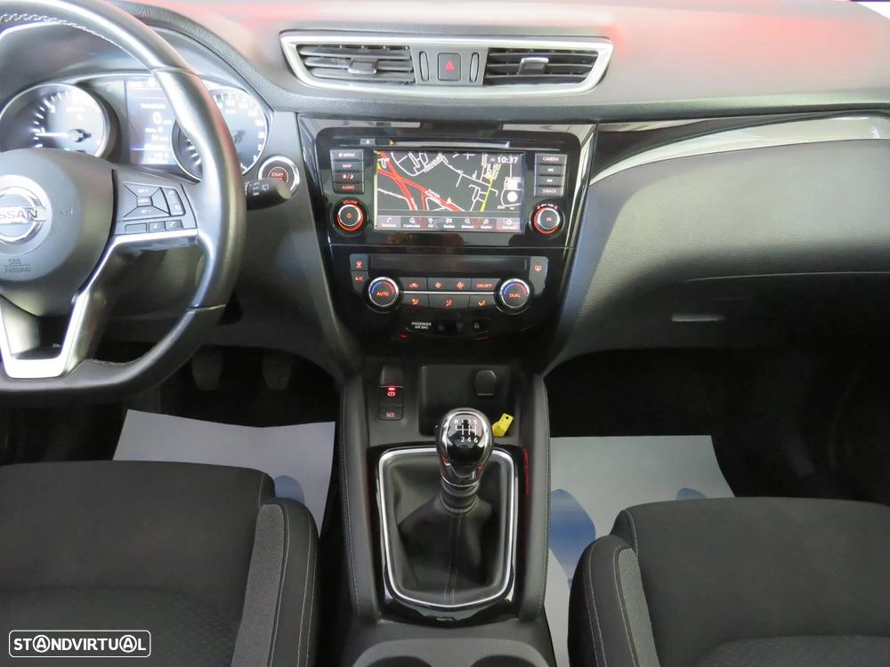 Nissan Qashqai 1.5 dCi N-Connecta J18+Led - 34