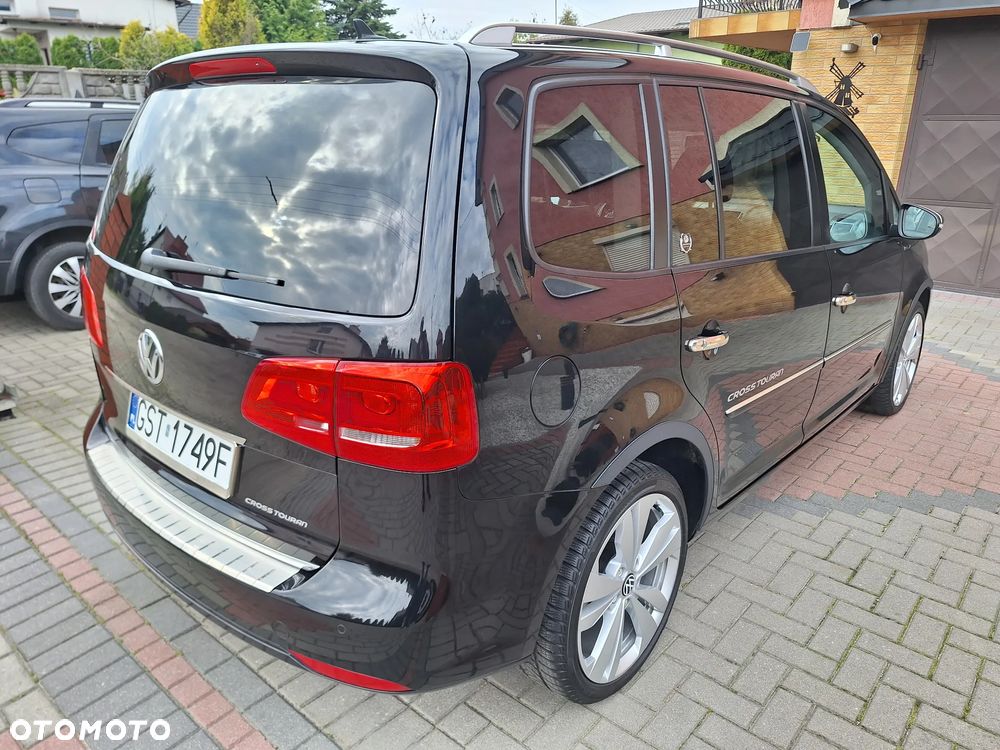 Volkswagen Touran 2.0 TDI DPF DSG Highline - 9