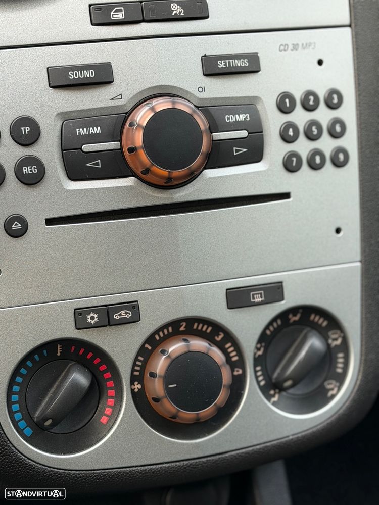 Opel Corsa 1.2 CMON - 10