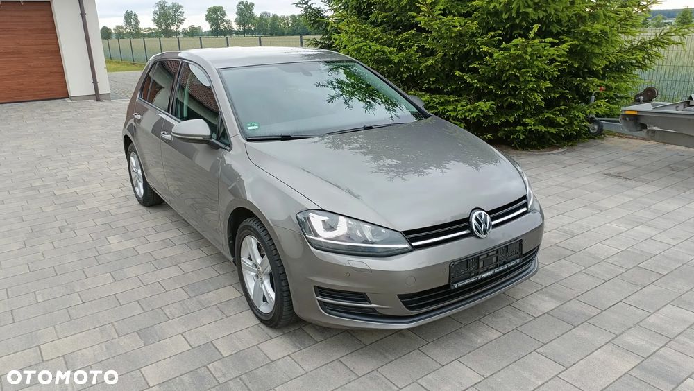 Volkswagen Golf - 1