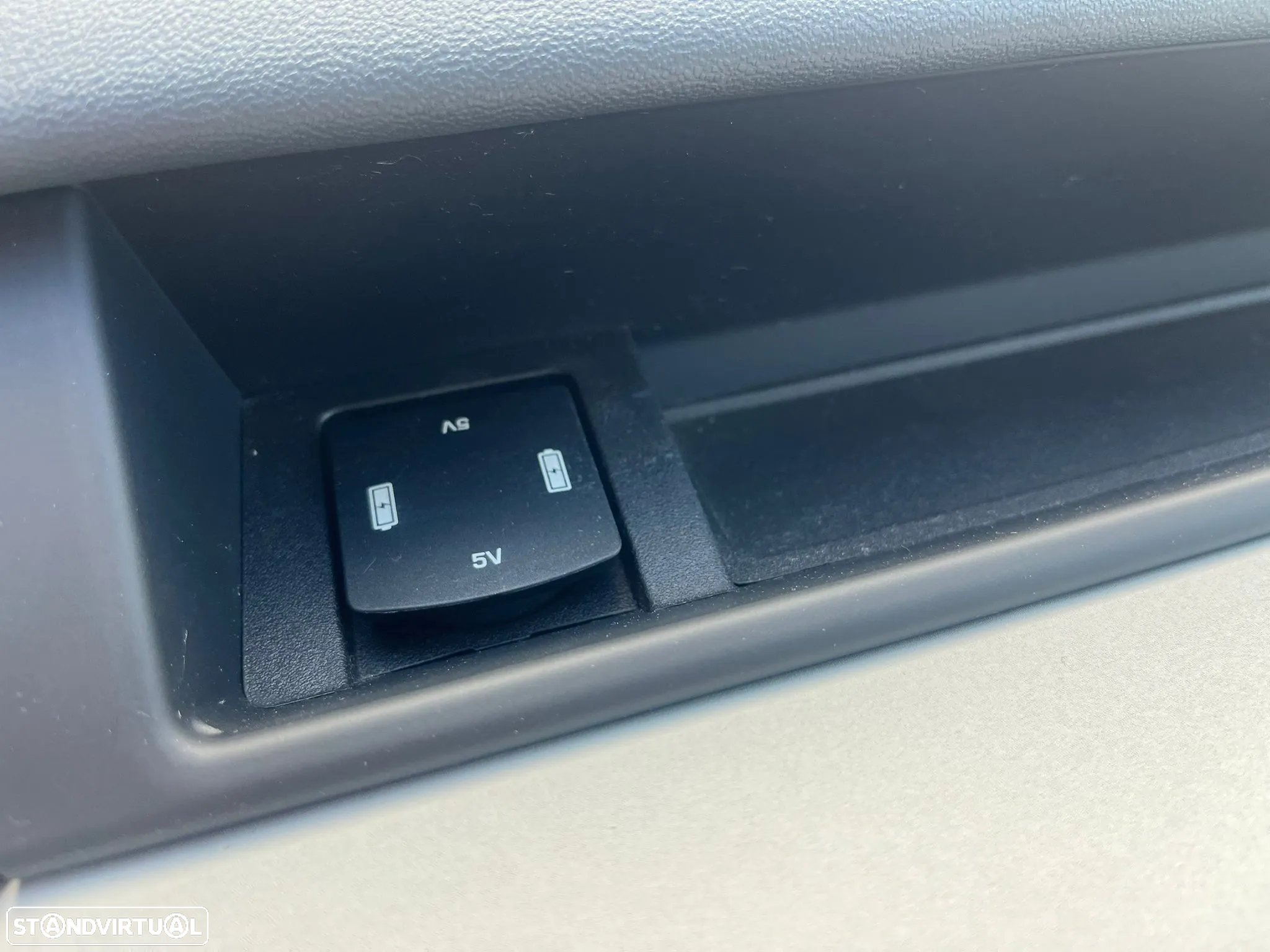 Land Rover Discovery Sport - 48