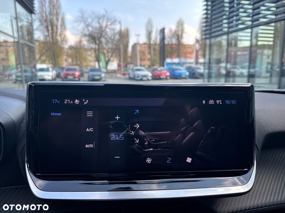 Peugeot 2008 PureTech 100 Allure S&S BVM6 - 20