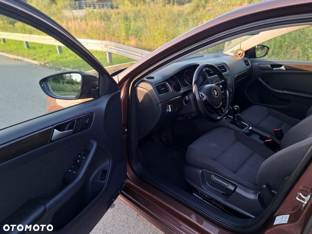Volkswagen Jetta 1.4 TSI BMT Comfortline - 11